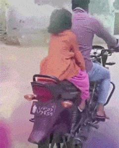 怎么安慰平胸的女孩,女朋友是个平胸怎么办