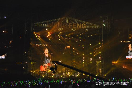 汪峰2013上海演唱会完整版,2013年汪峰演唱会深情告白章子怡