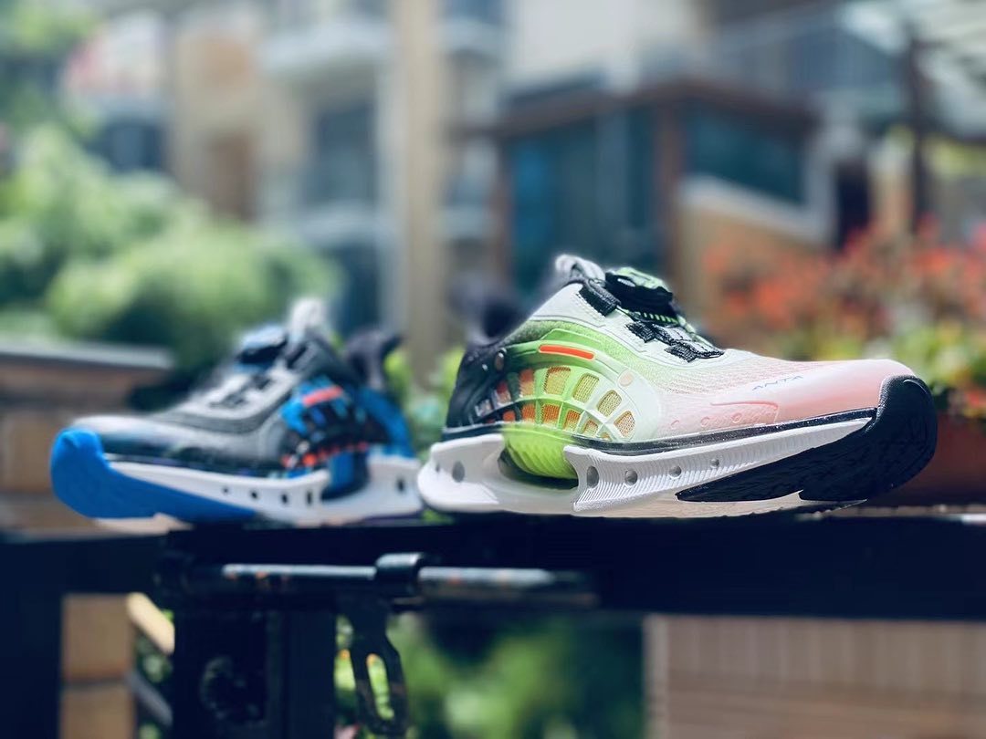 抄袭运动鞋,安踏和李宁运动鞋对比