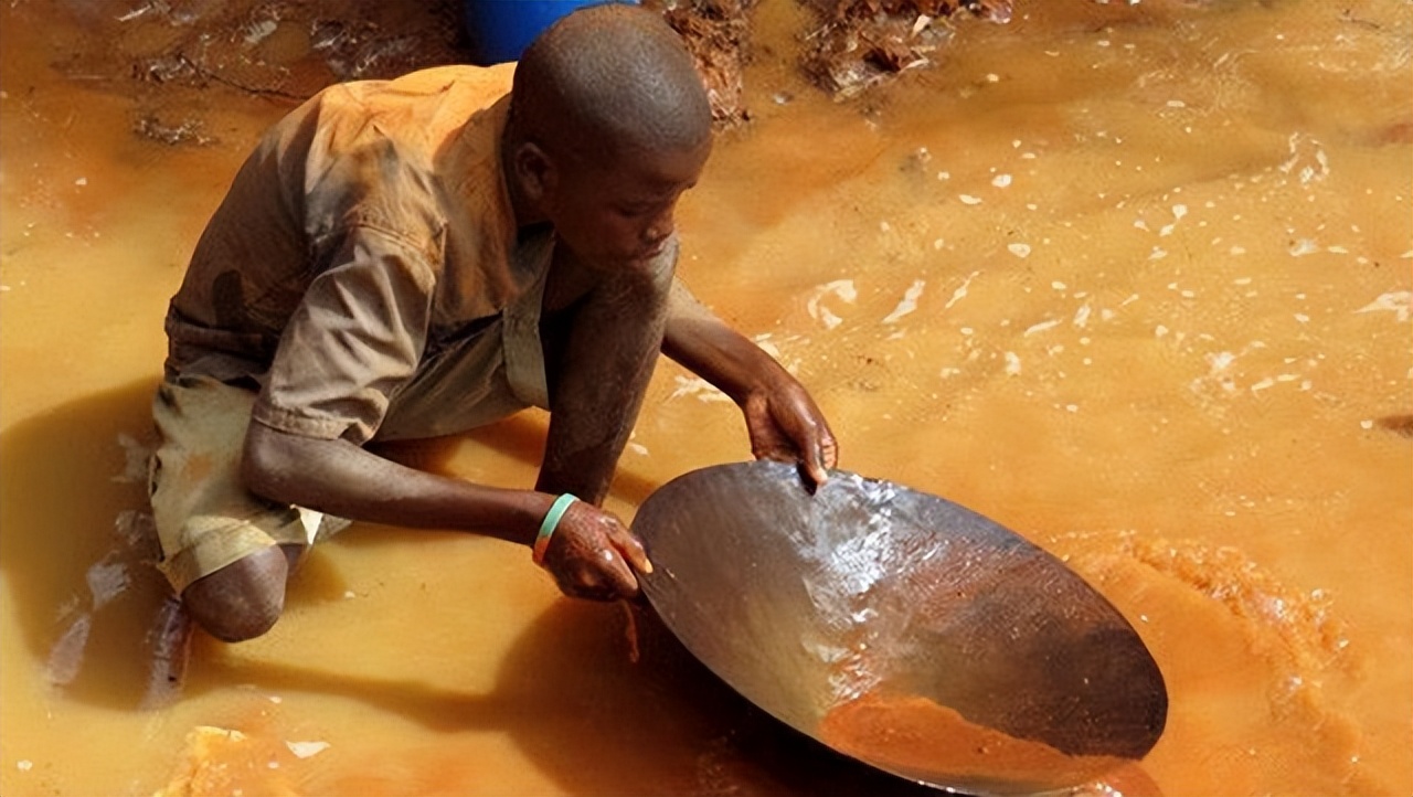 广西“上林帮”非洲淘金：枪战、瘟疫是常事，有人资产暴涨一个亿