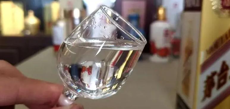 白酒小王子,茅台在国外的价格比国内便宜一半