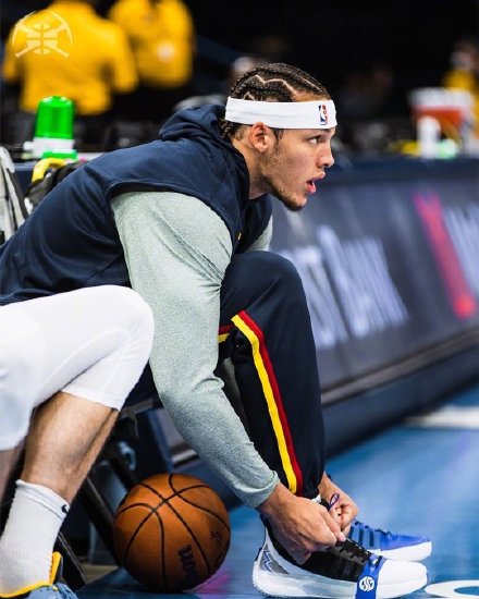 361度跟安踏哪个鞋比较好,361安踏板鞋