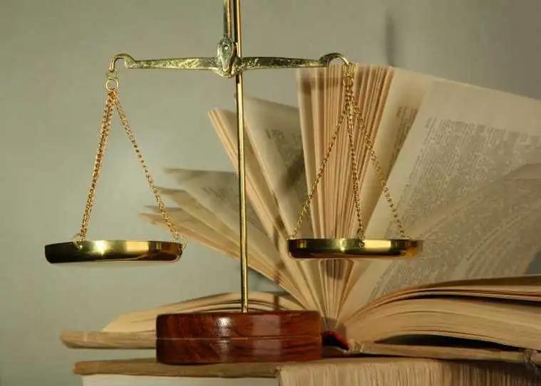 吃屎犯法?两男子打赌吃屎!一人因吃的不是新鲜的致死!被判15年