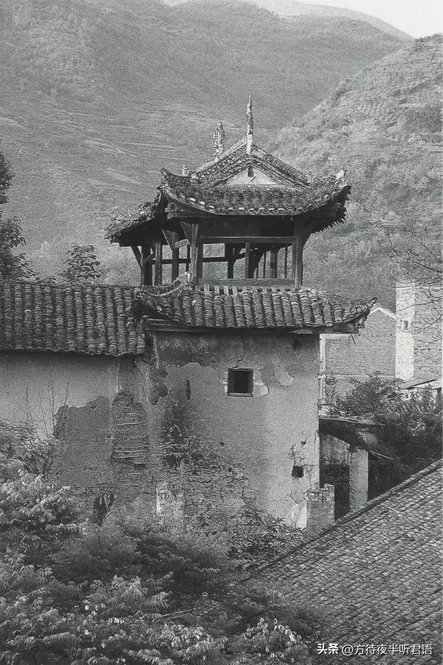 人间梦幻古建筑,仙境云雾缭绕古建筑