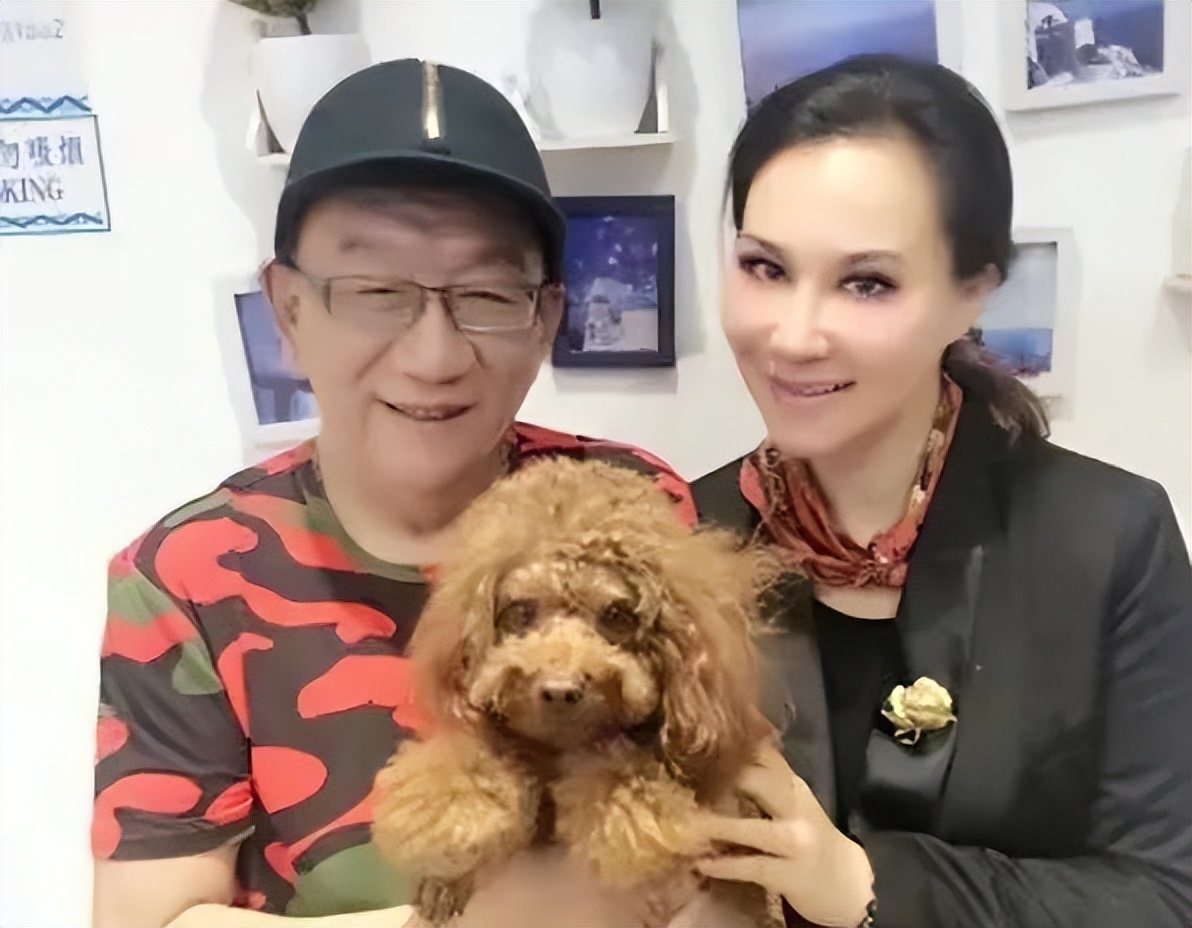 侯耀华和女粉丝握手,侯耀华师徒事件