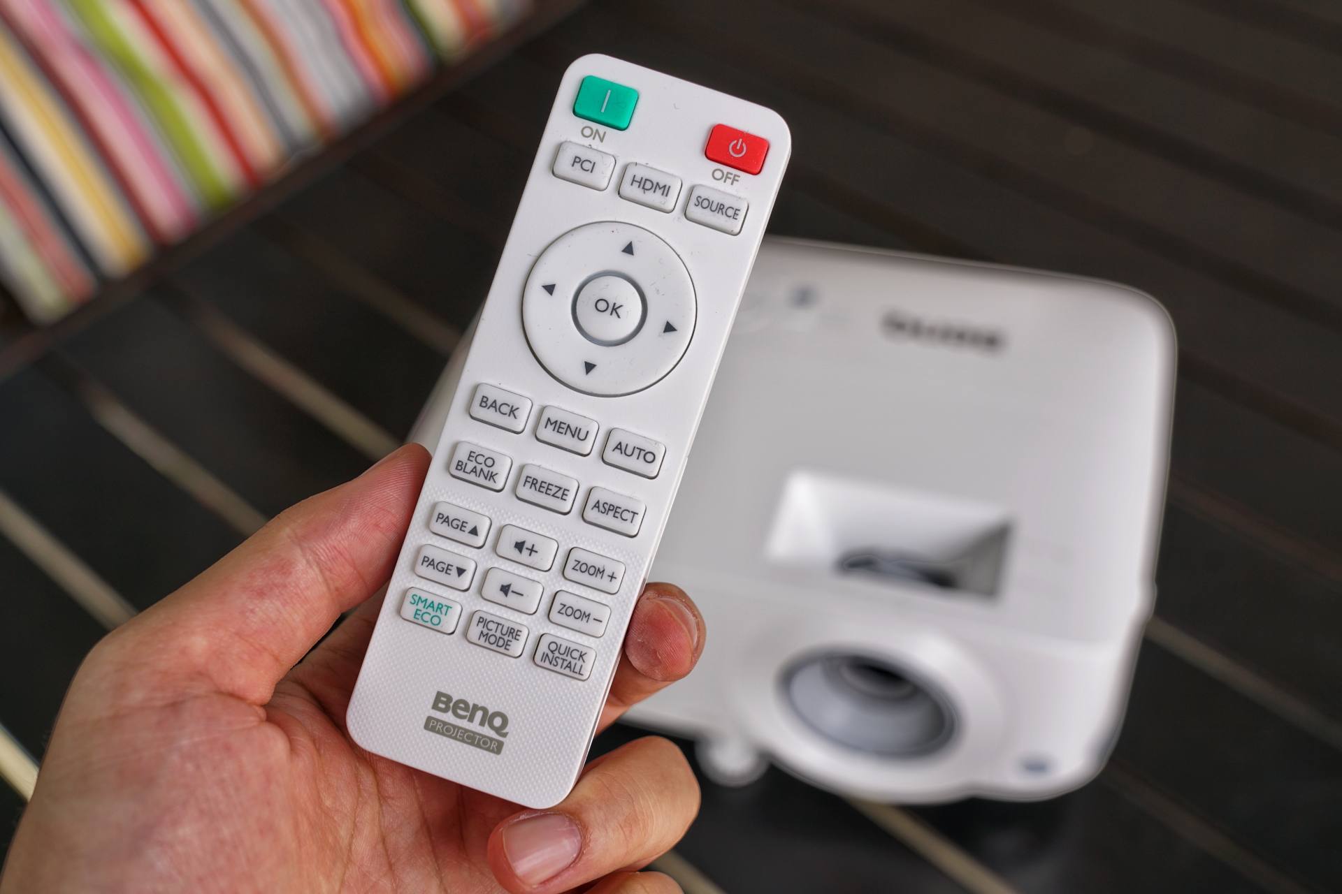 明基mh560投影仪评测,明基mw560投影仪使用教程