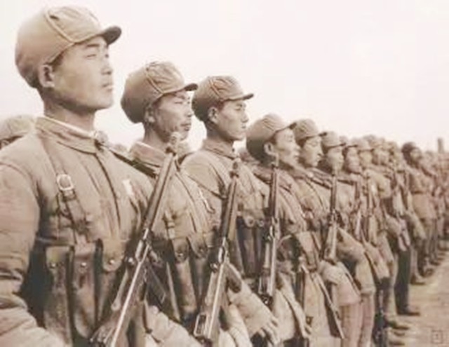 元帅大将上将中将怎么区分,元帅和上将军衔待遇一样吗