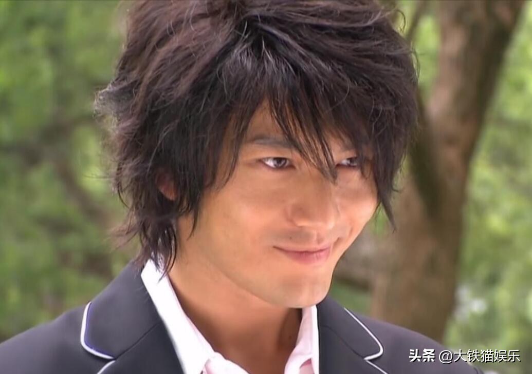 盘点10位男星的女装扮相,盘点十大秃头男星佩戴假发