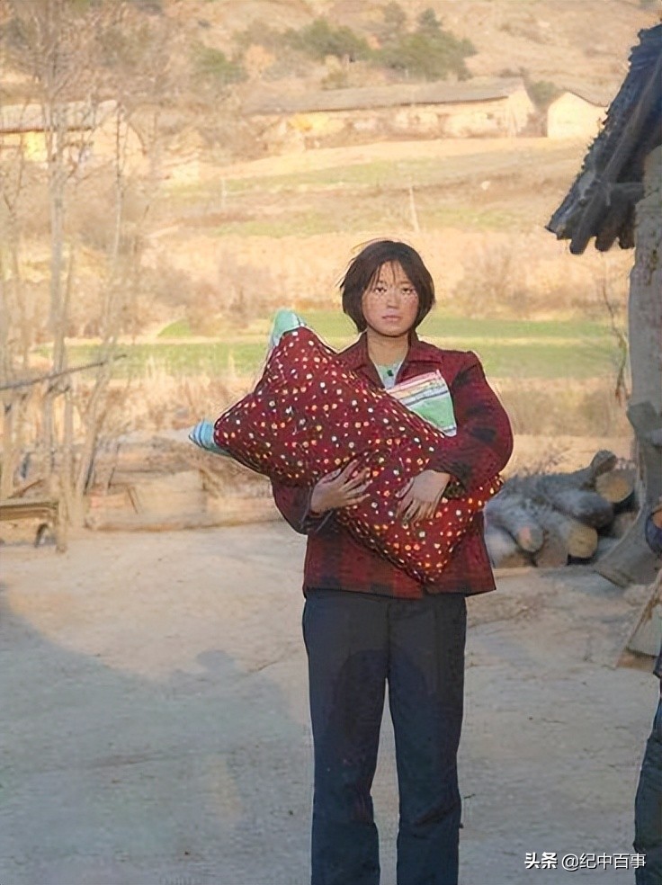 95年女大学生被卖到山村，被迫嫁给40岁老光棍，17年后获救