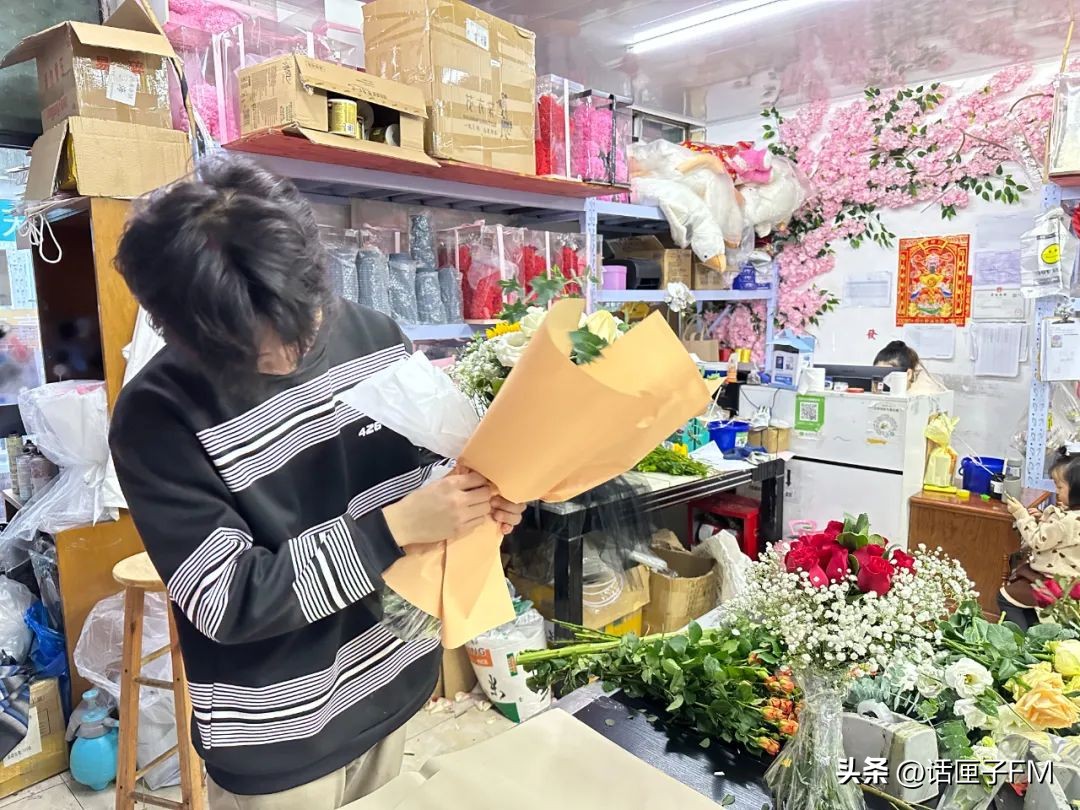 外卖也能印文件、修电脑、送鲜花……街边小店上线，为“15分钟便民生活圈”注入新内涵