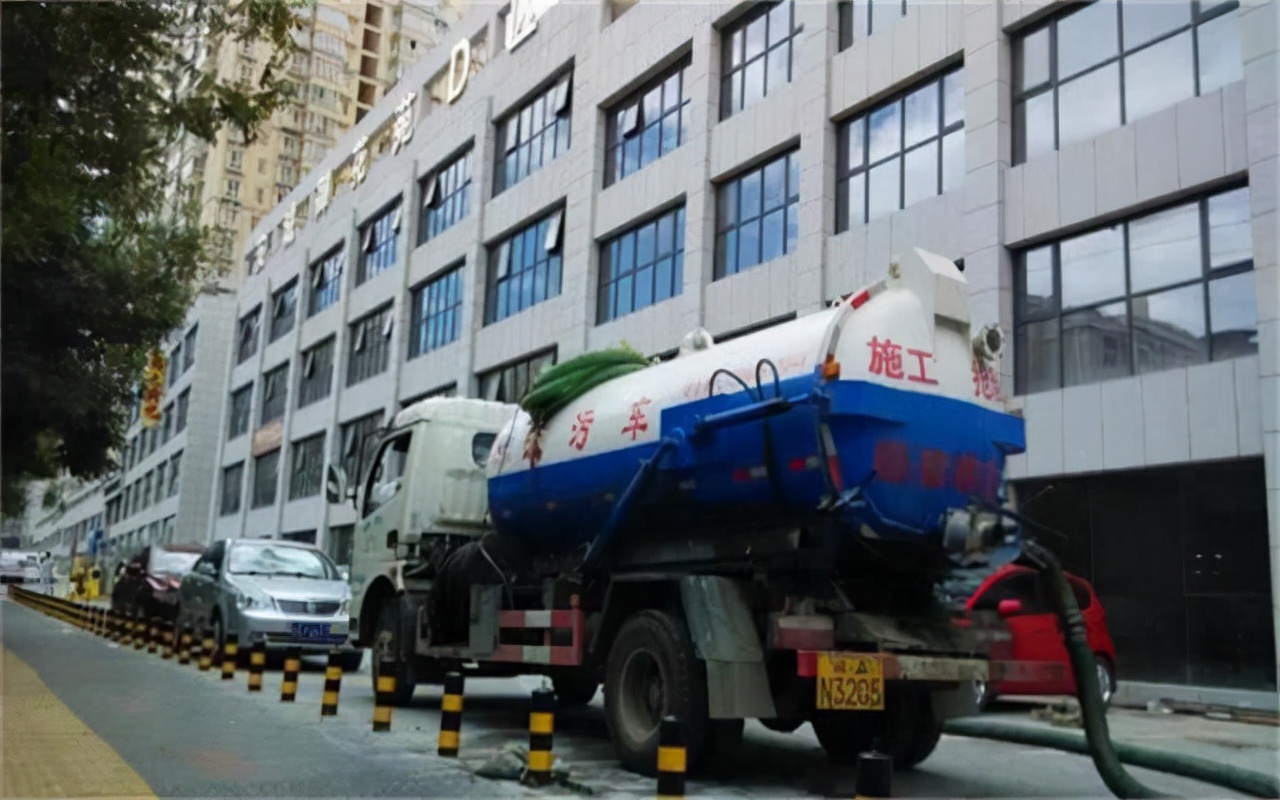 南阳疏通电话，下水道疏通，马桶维修，南阳高压疏通13503779881