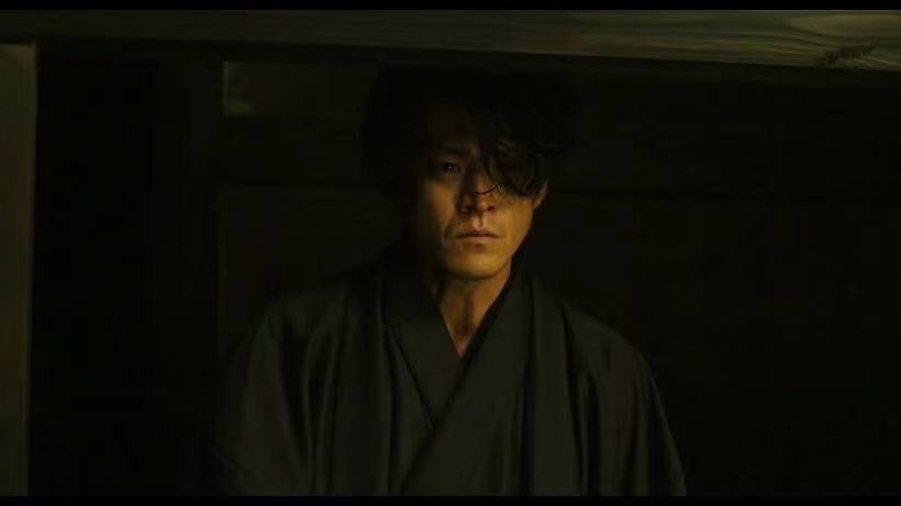 《人间失格》18年间5次自杀、3度殉情,太宰治的丧该被追捧吗?