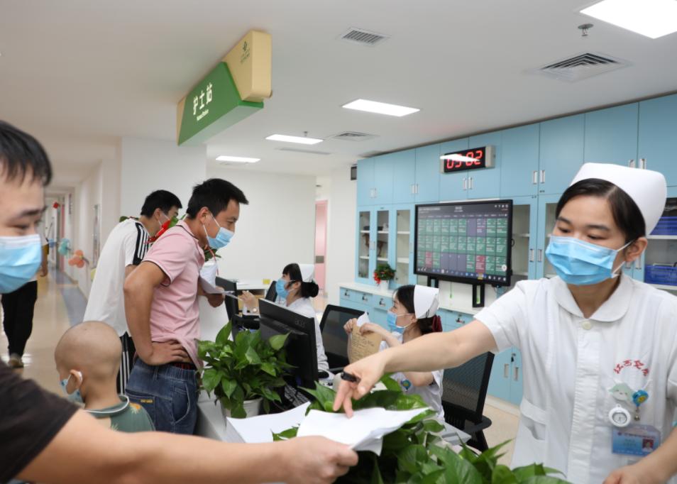 香港卖淫现象严重，油麻地成重灾区，内地女子冒充游客加入卖淫！