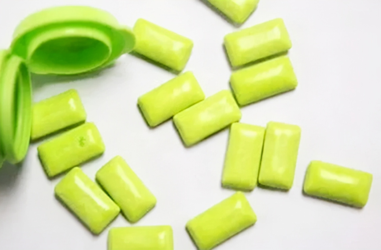 辛格浩：白手起家赚千亿，89岁还让26岁女星服务，95岁迎牢狱之灾