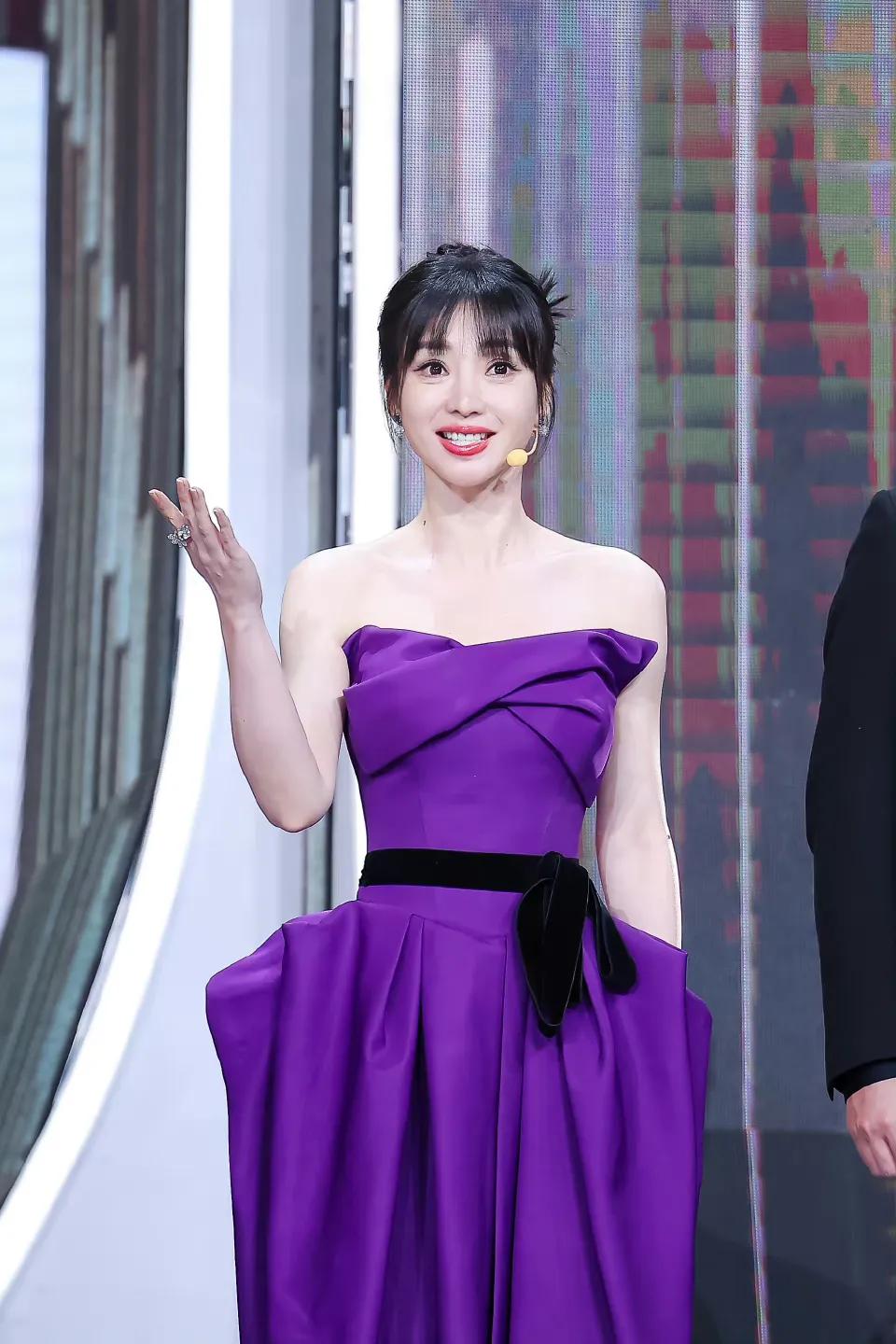 华表|造型②:周深邓超风度翩翩,容祖儿Twins柳岩毛晓彤百花争艳