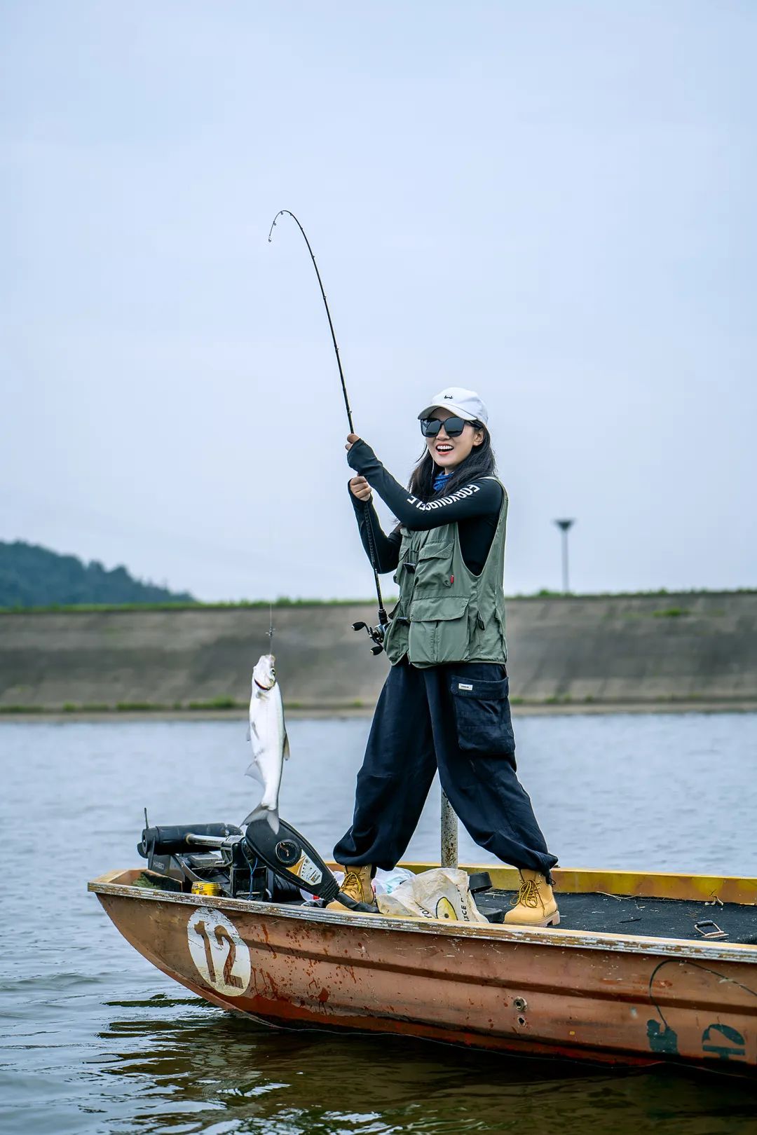 想学钓鱼新手需要买什么,新手学钓鱼最快的方法