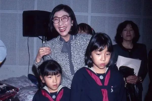 被骂得最丑的星二代,丑到路人认不出的女明星