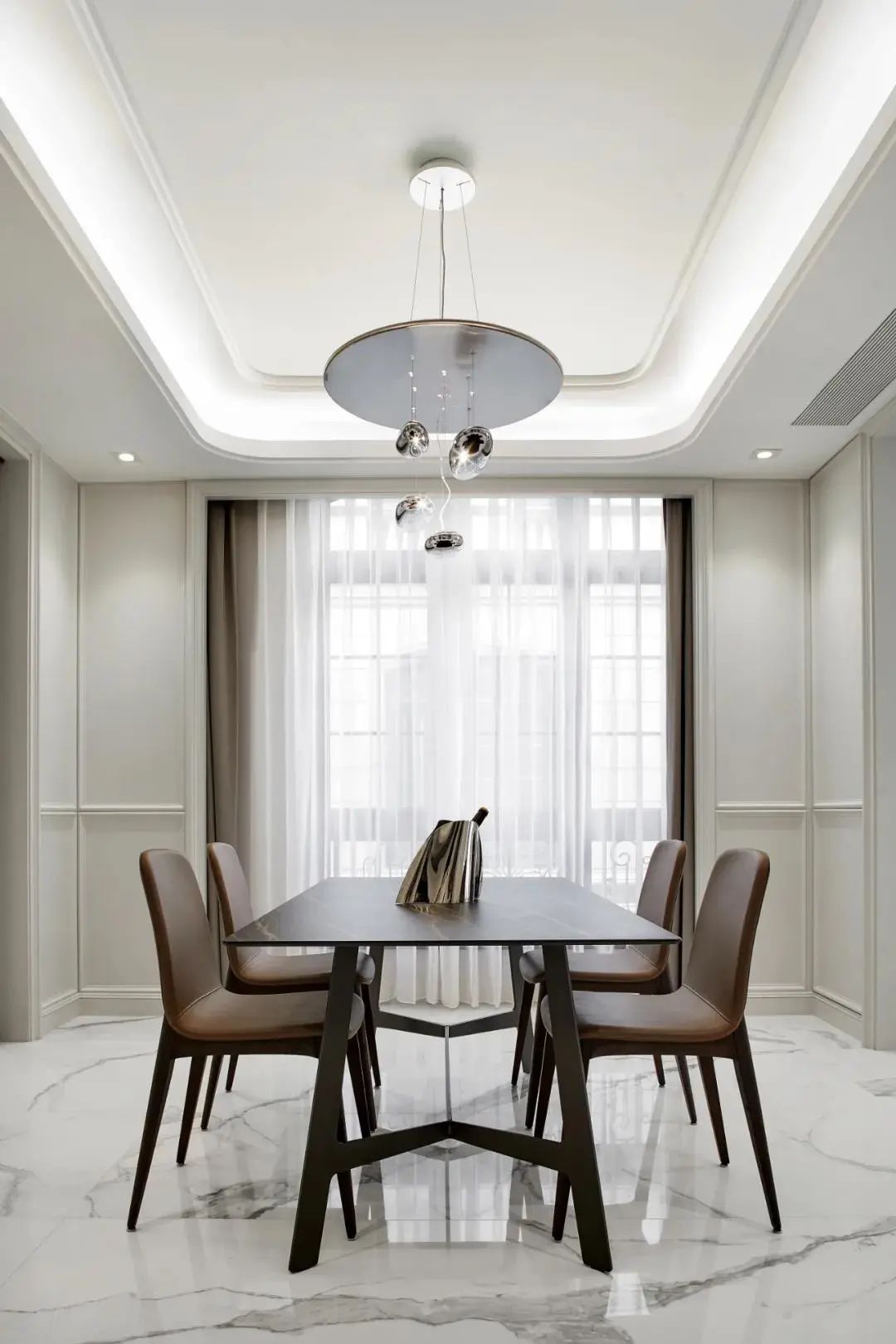 鱼肚白墙砖怎么贴显档次,鱼肚白瓷砖铺贴实景图