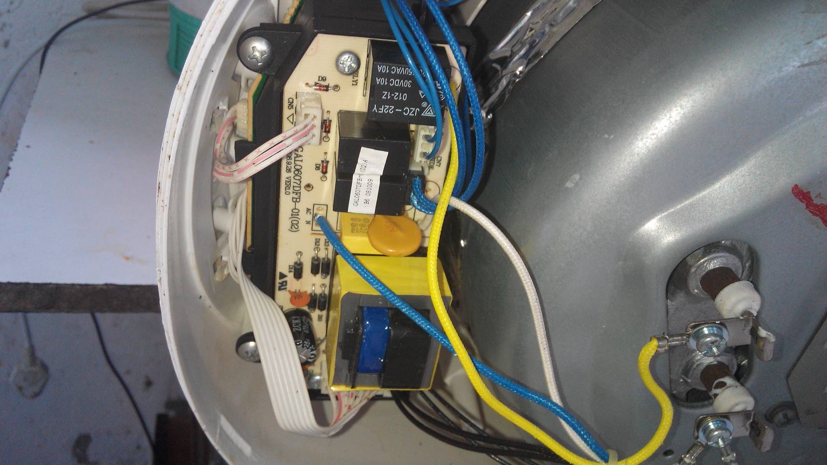 苏泊尔电磁电饭煲故障排除,电饭煲不加热故障排除方法