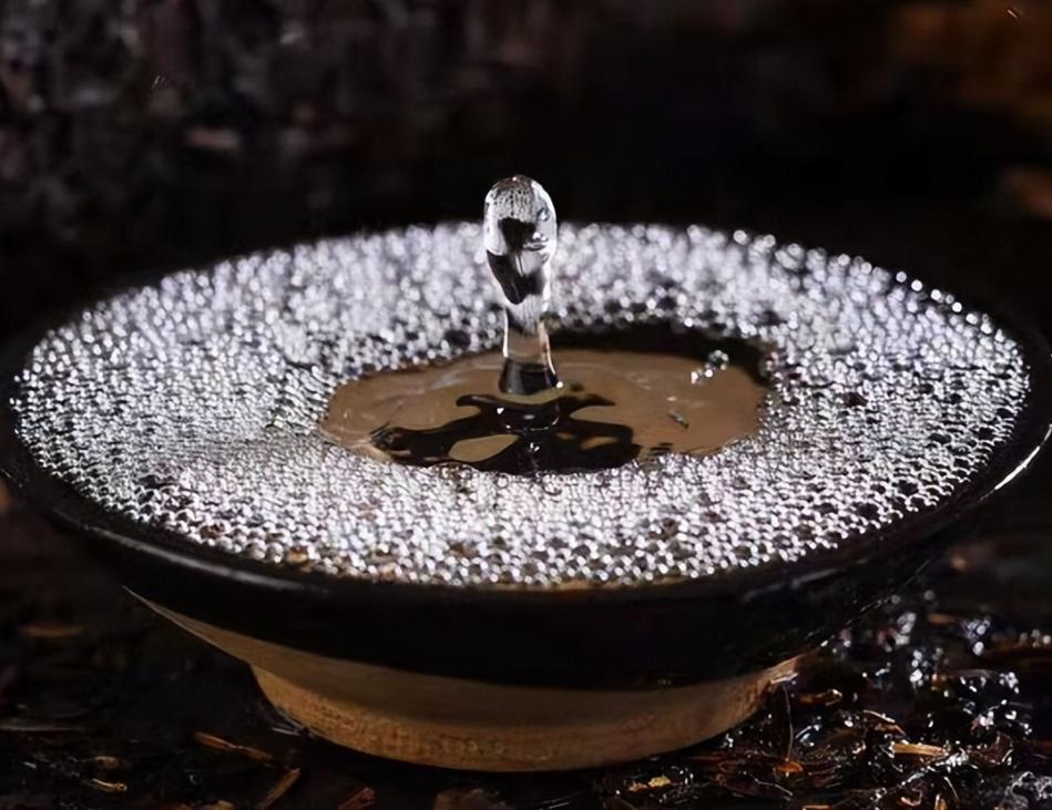 为何网上买的酒比实体店贵,同一款酒太便宜是假酒吗