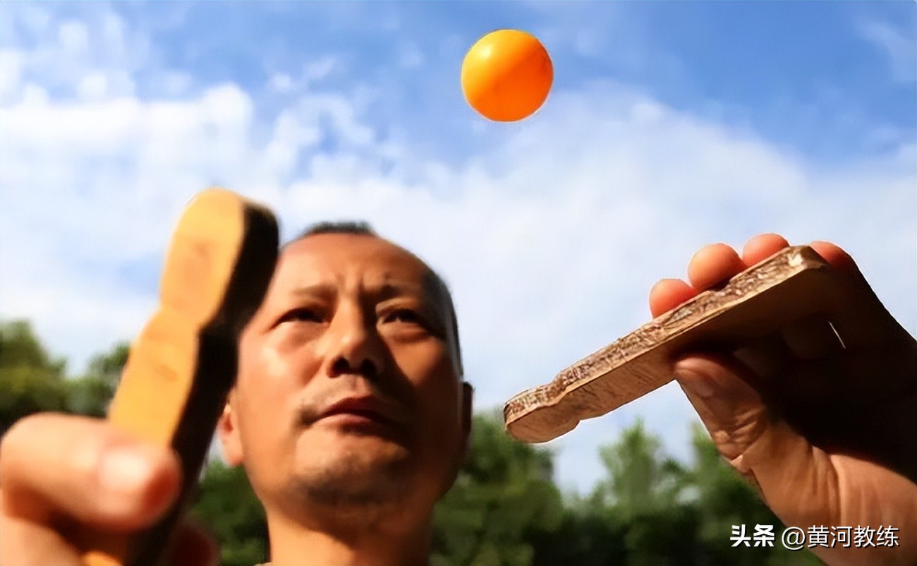 花式颠球绕圈世界纪录,花式颠球历届世界杯