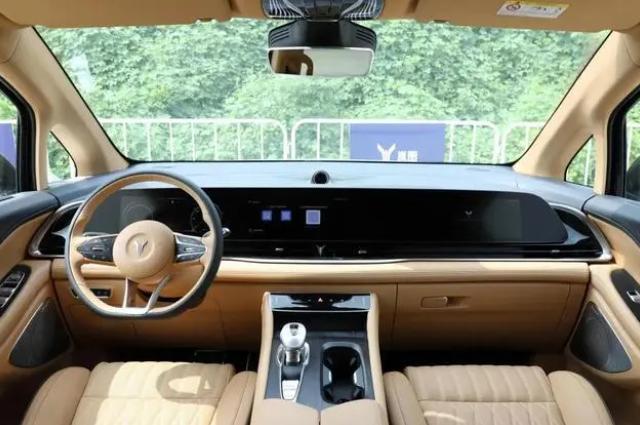 传祺e9MAX对比新岚图梦想家试驾,岚图梦想家跟传祺e9比较