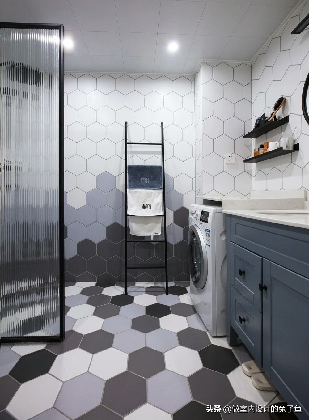 卫生间顶面用铝扣板好，还是石膏板好？不是矫情，而是受够了