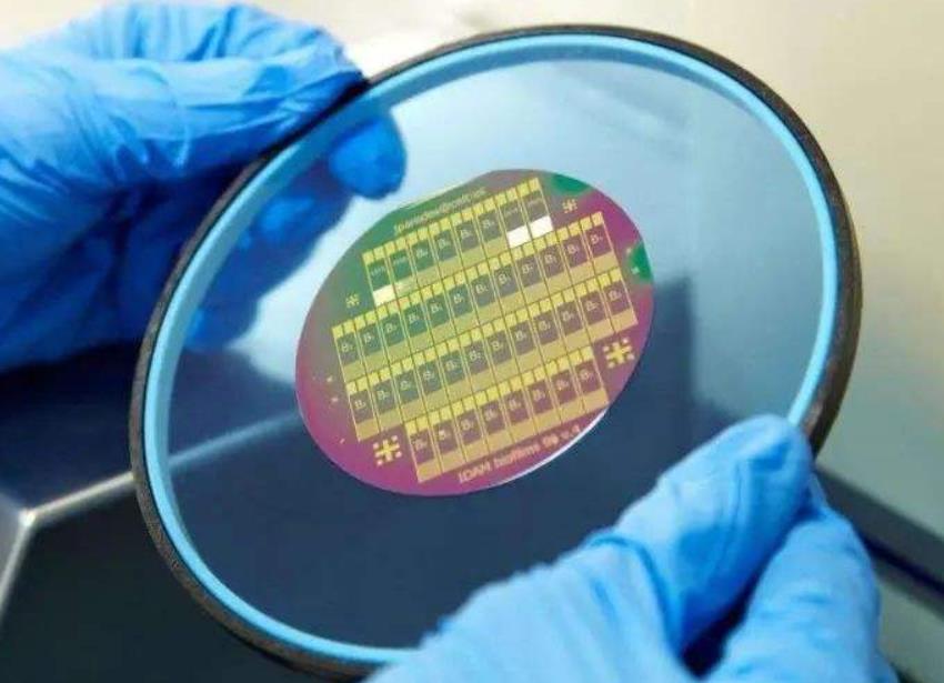 ASML的DUV光刻机，美国禁不了，中国已是ASML最大客户