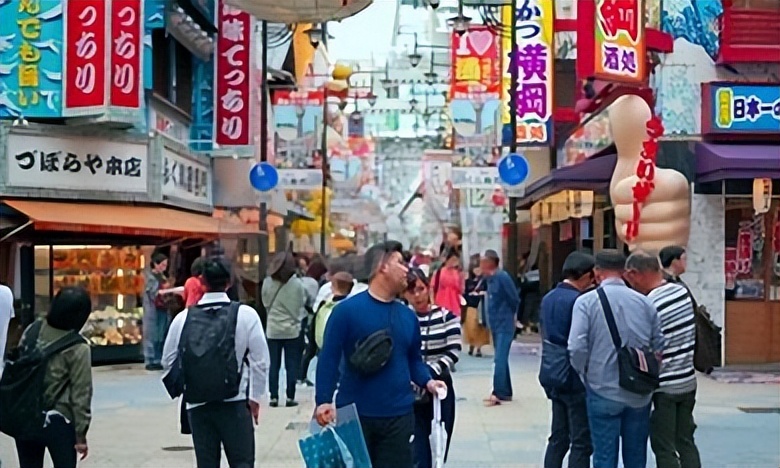 五菱与比亚迪小电车,比亚迪小电车好还是五菱小电车好