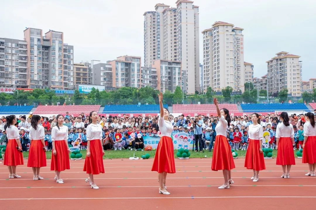 幼崽萌娃活动,运动会萌娃新颖开幕式