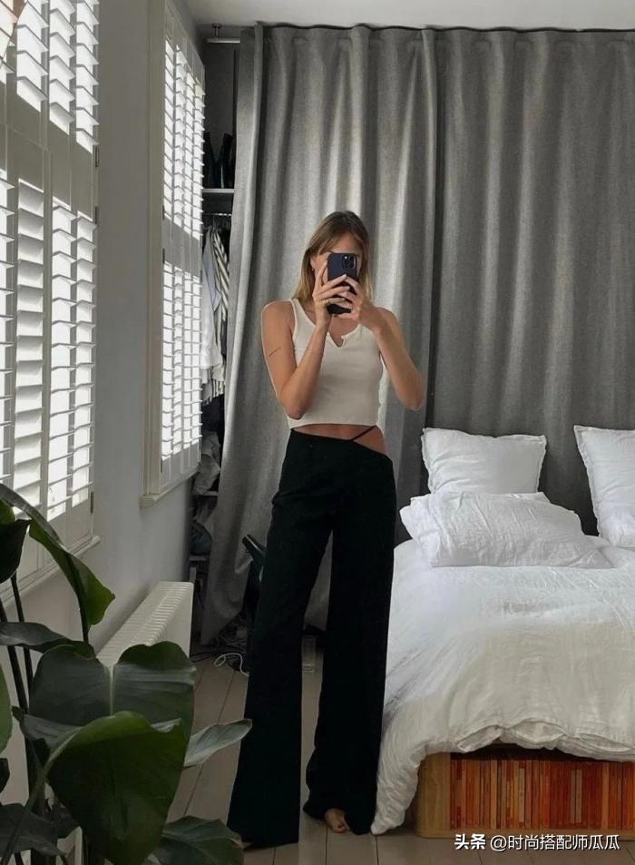 马蹄裤时髦穿搭,小个子短粗腿适合穿马蹄裤吗