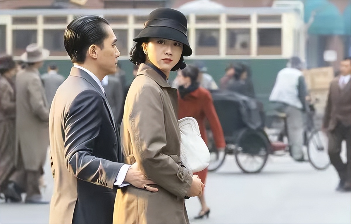 从3个角度对比谍战片《色戒》和《无名》，它们的差距，不止*欲情**