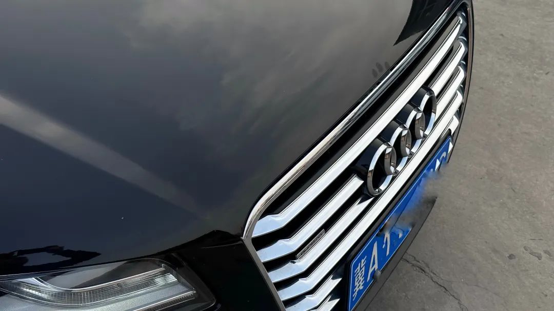 小伙100多万买宝马,小伙花了52万买了奥迪a8