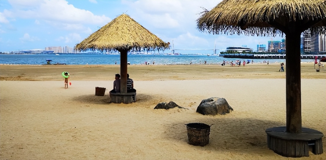 北海侨港海滩被鱼咬伤,北海侨港浴场游客被不明生物咬伤