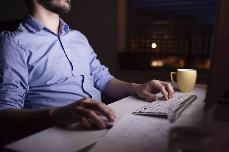 国外工厂的上班制度,国内工厂8小时工作制