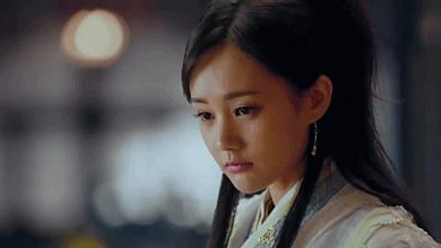 李一桐飞机上脱鞋引争议后续,李一桐揭纱帽