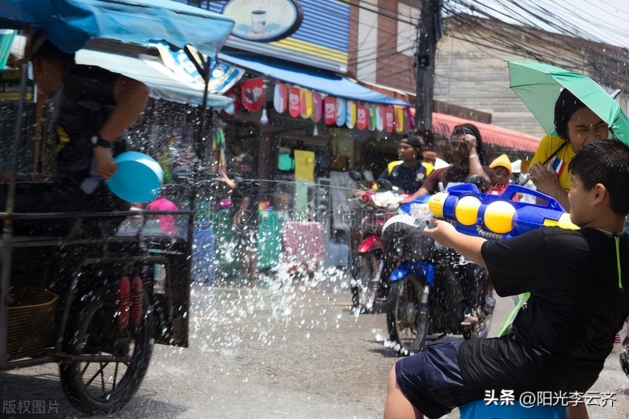 泰国误食大麻被抓,在泰国吸完毒回中国犯法吗