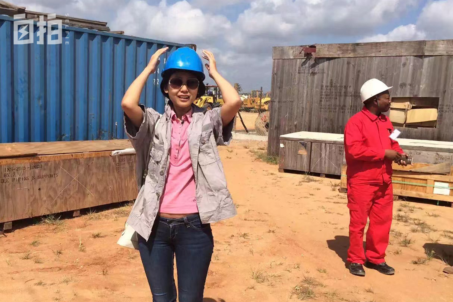 我，美国名校毕业，辞去白领工作，靠当群演养活自己