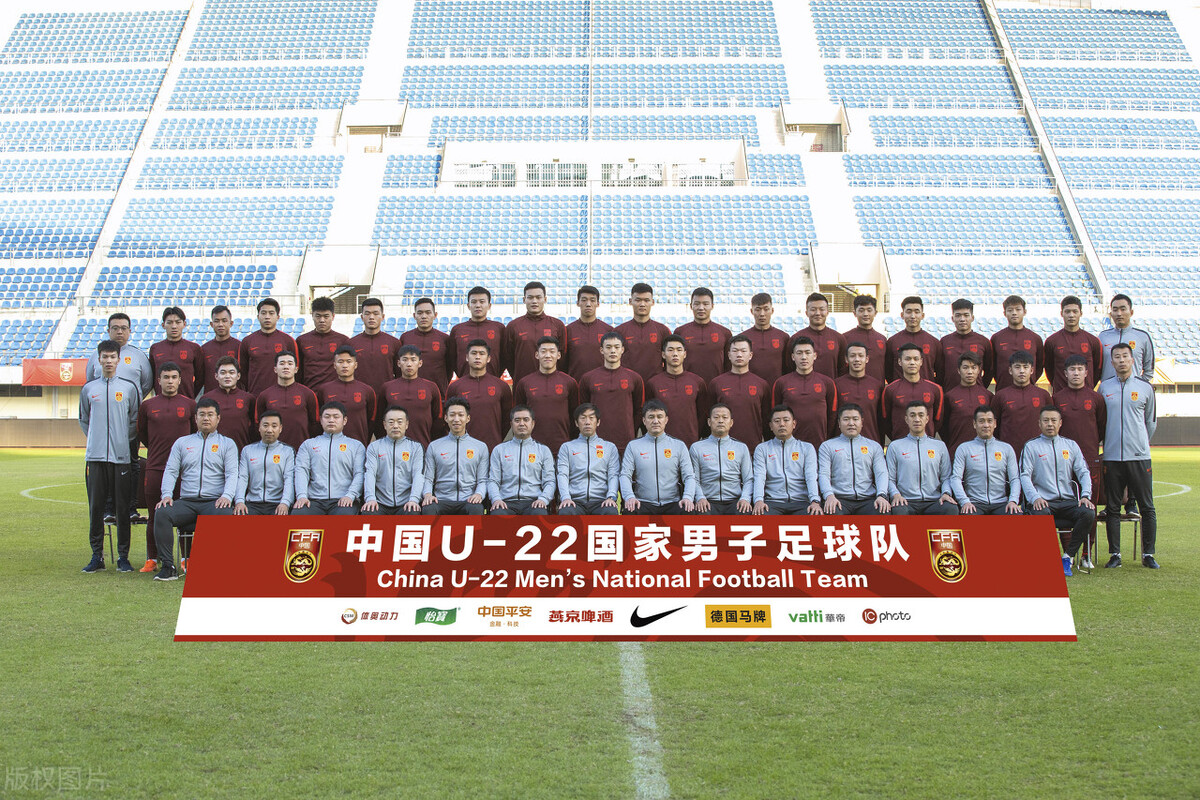 中国男足进入半决赛举国欢庆,中国男足揭幕战生死战