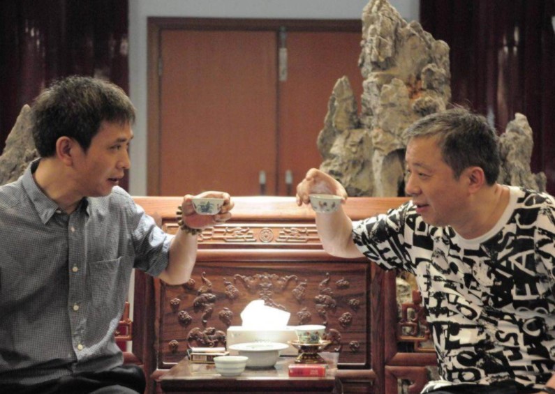 刘益谦为何卖藏品,刘益谦28亿喝茶图片