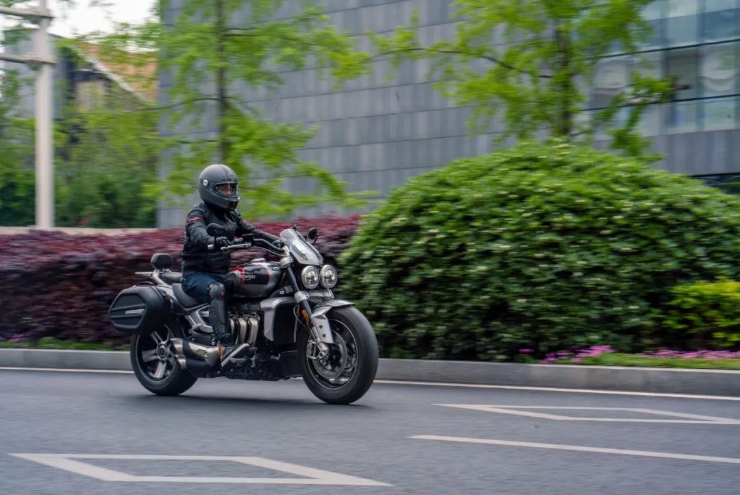 凯旋火箭3优缺点,火箭凯旋3新款试驾