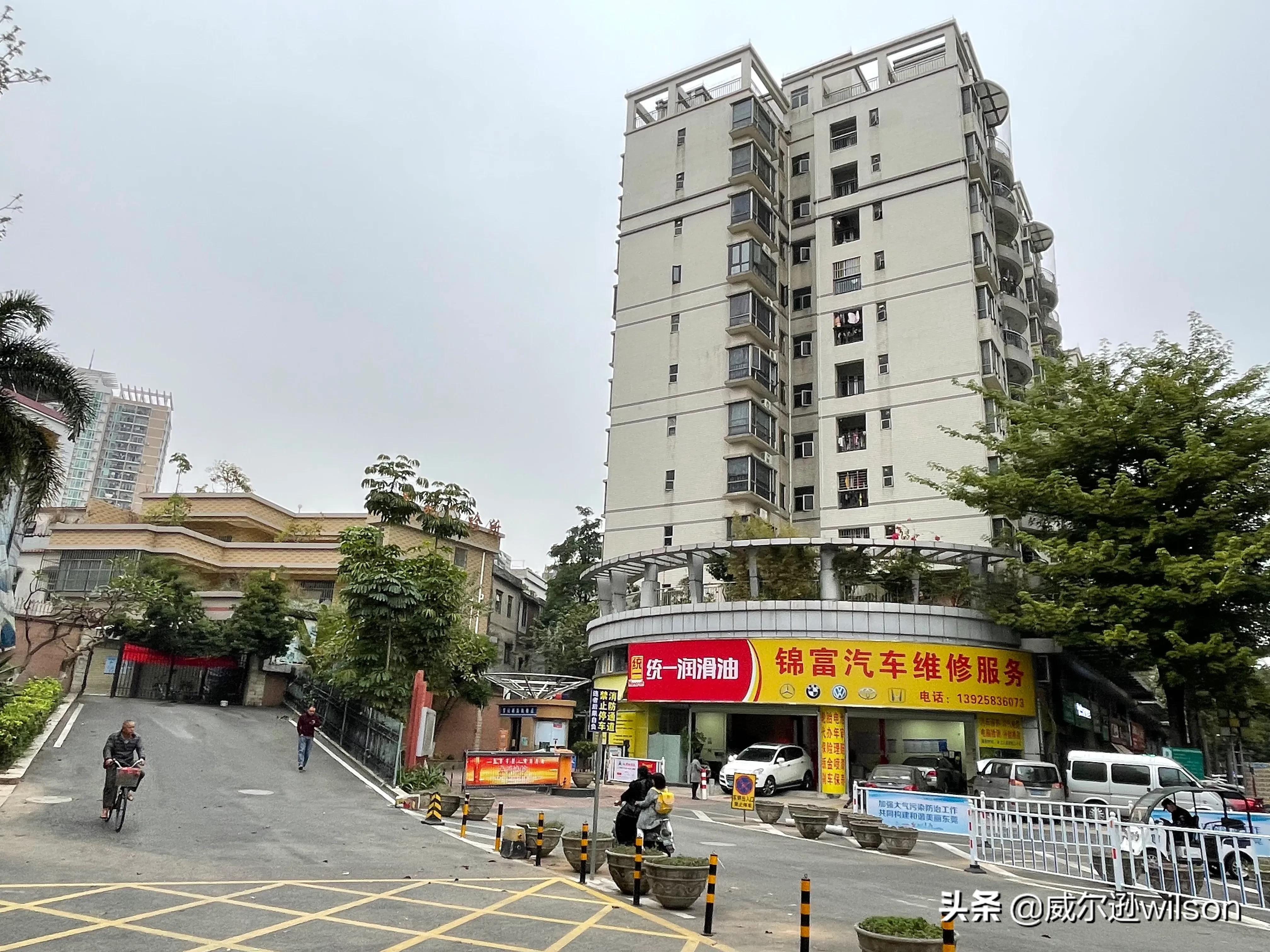 东莞有一条商业街，名字十分高大上，里面卖的却是五金零配件