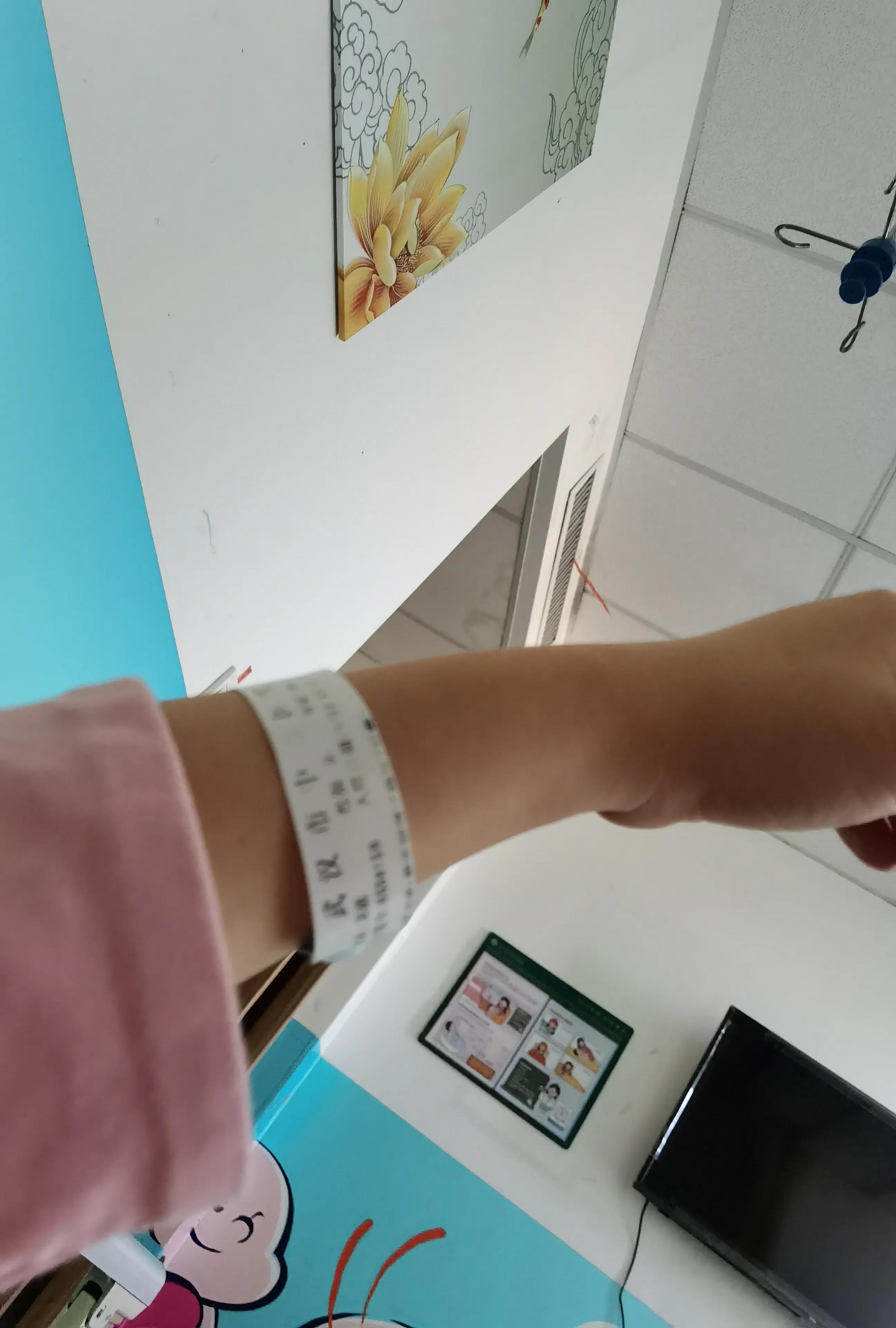 生个孩子花了十几万,年收入十几万压力很大