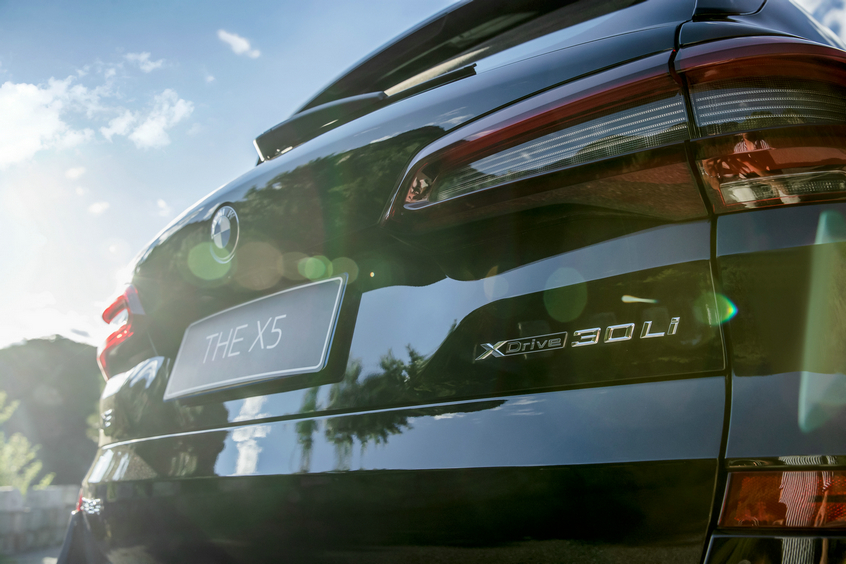宝马x5xdrive30i曜夜版顶配,宝马x5xdrive30li尊享型m运动曜夜