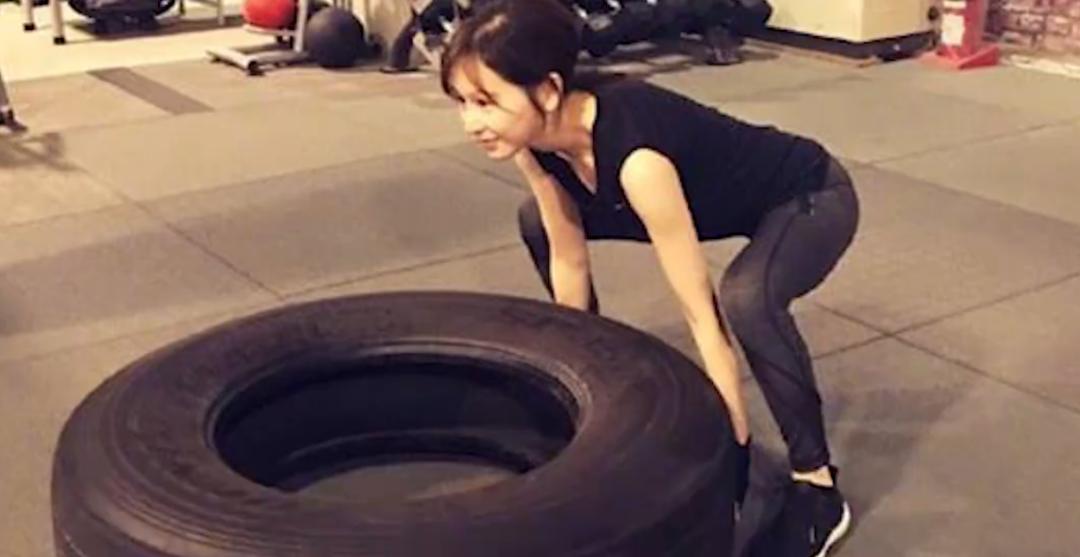 王心凌一个喷嚏炸翻全网,王心凌爆火芒果台被整懵