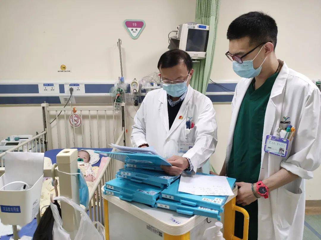 小孩脚疼是骨癌的征兆,11岁男孩患上严重骨癌