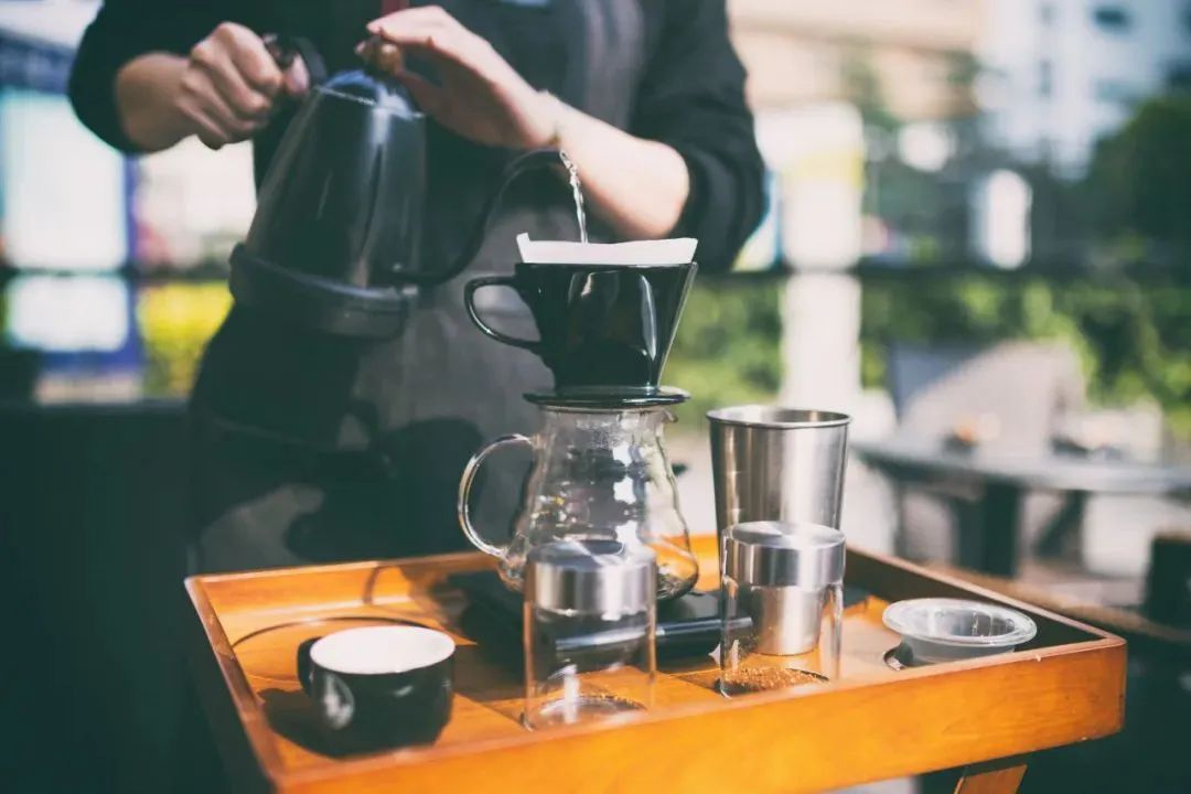 回到县城一个月，我好想住回罗森旁