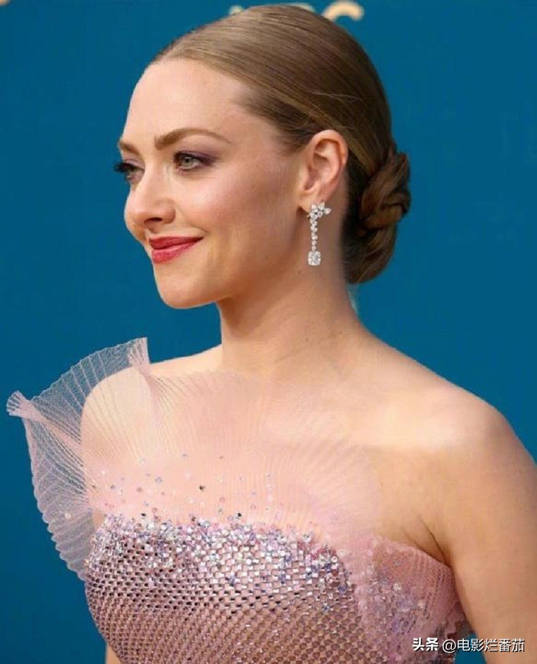 艾美奖红毯怪奇物语,艾美奖红毯走法