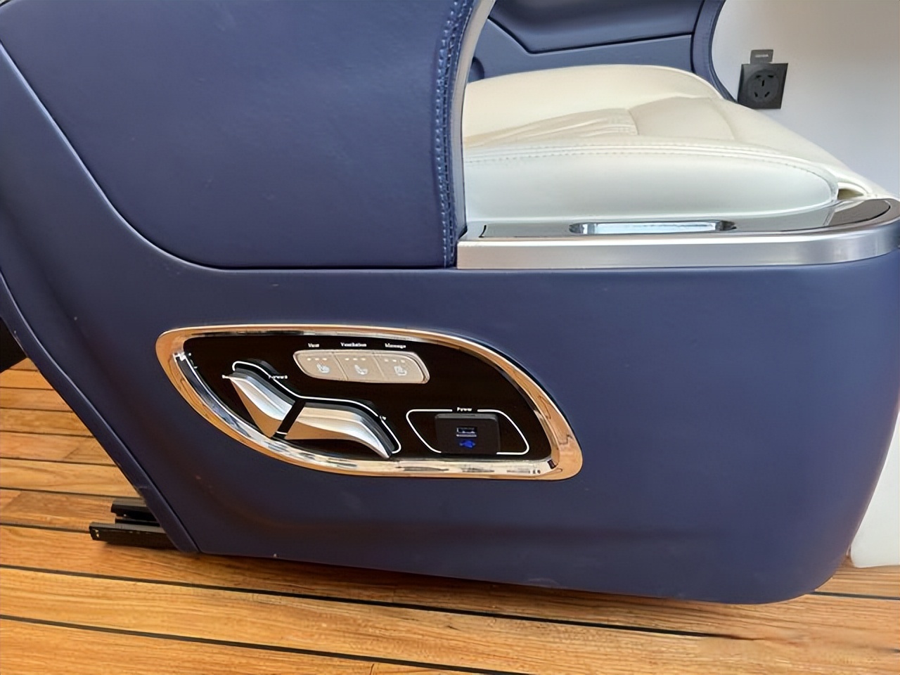 卫航v570房车价目表,卫航v570房车纵床