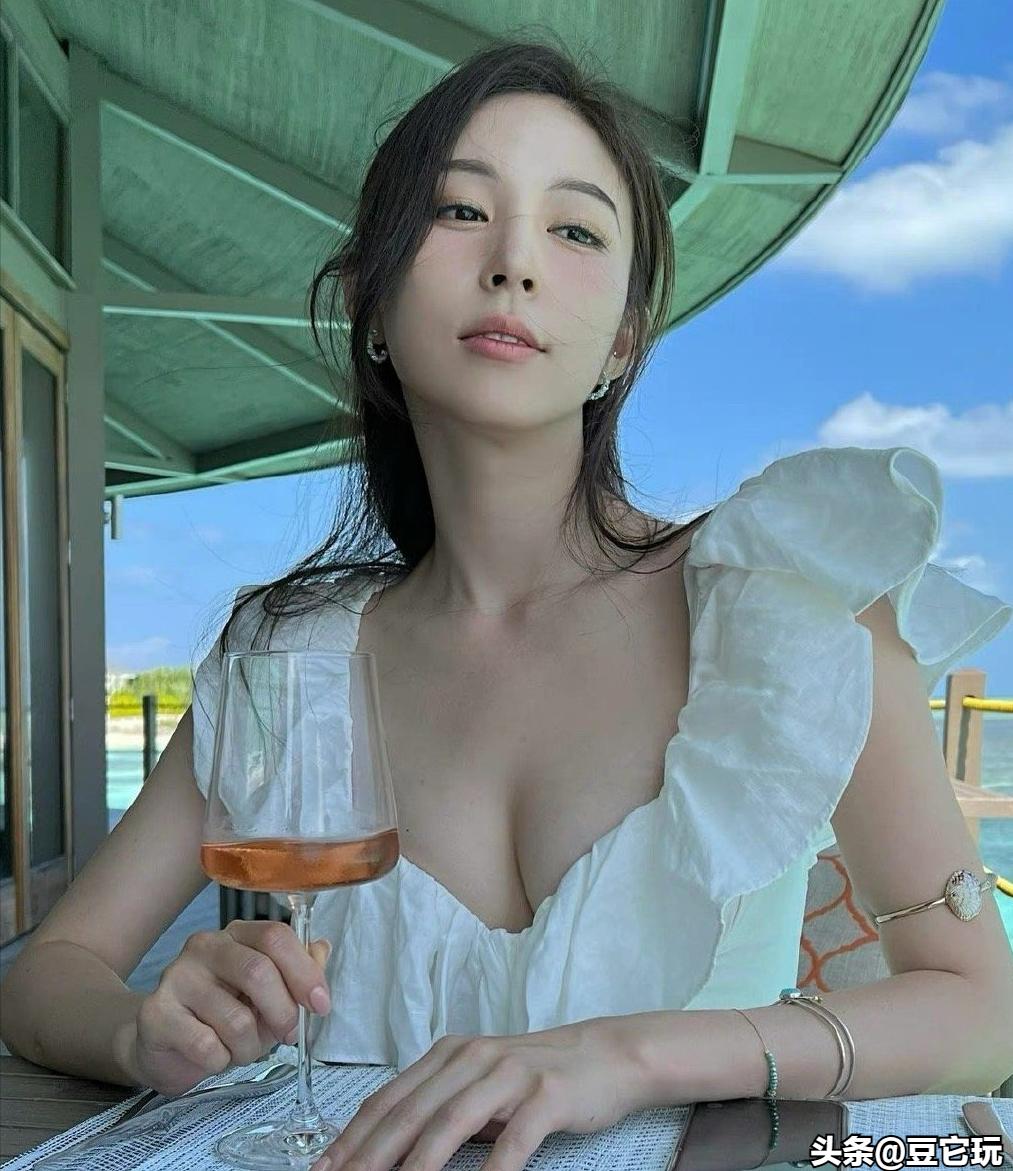 闊╁浗缃戠孩kimbora鐨刬ns,闊╁浗缃戠孩妯＄壒borakim